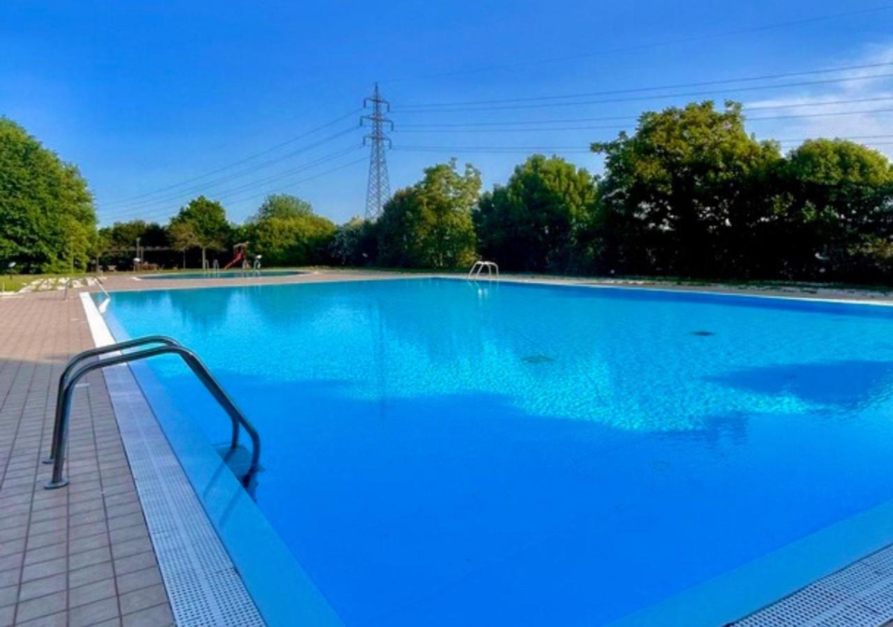 Wendy Apartment- Twobedroom & Pool & Parkprivatefree & Sports デセンツァーノ・デル・ガルダ エクステリア 写真