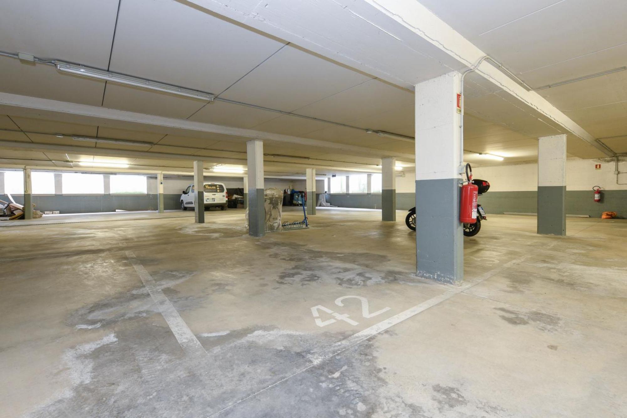Wendy Apartment- Twobedroom & Pool & Parkprivatefree & Sports デセンツァーノ・デル・ガルダ エクステリア 写真