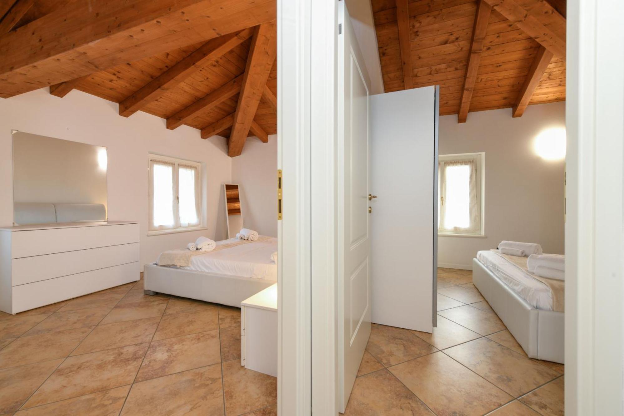 Wendy Apartment- Twobedroom & Pool & Parkprivatefree & Sports デセンツァーノ・デル・ガルダ エクステリア 写真