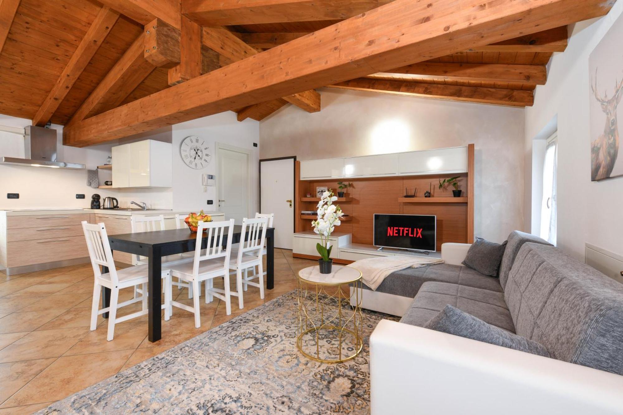 Wendy Apartment- Twobedroom & Pool & Parkprivatefree & Sports デセンツァーノ・デル・ガルダ エクステリア 写真