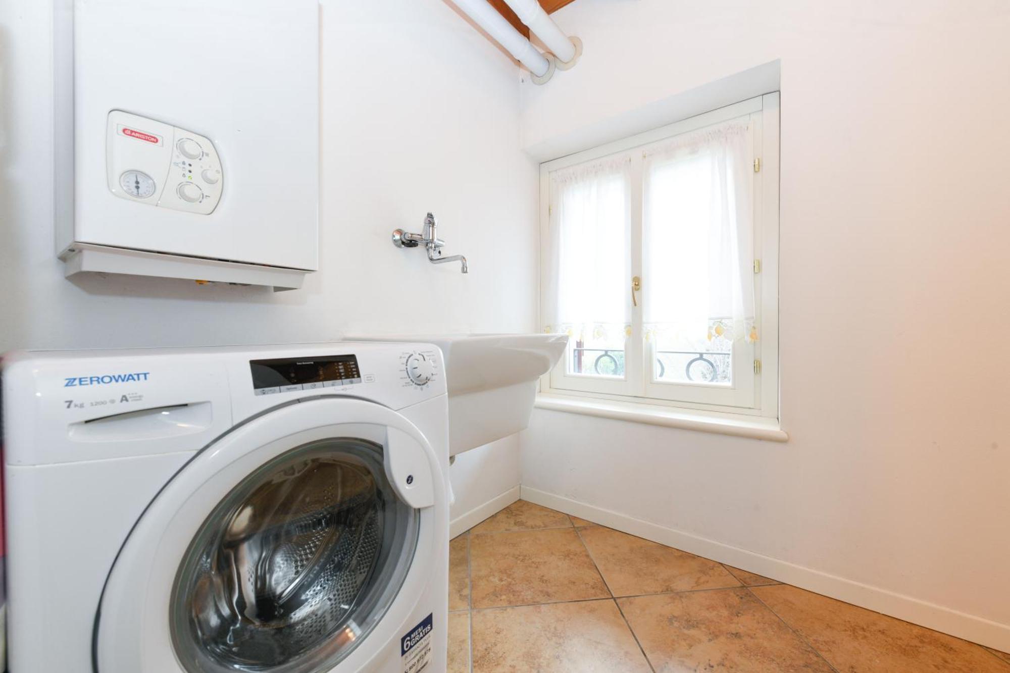 Wendy Apartment- Twobedroom & Pool & Parkprivatefree & Sports デセンツァーノ・デル・ガルダ エクステリア 写真