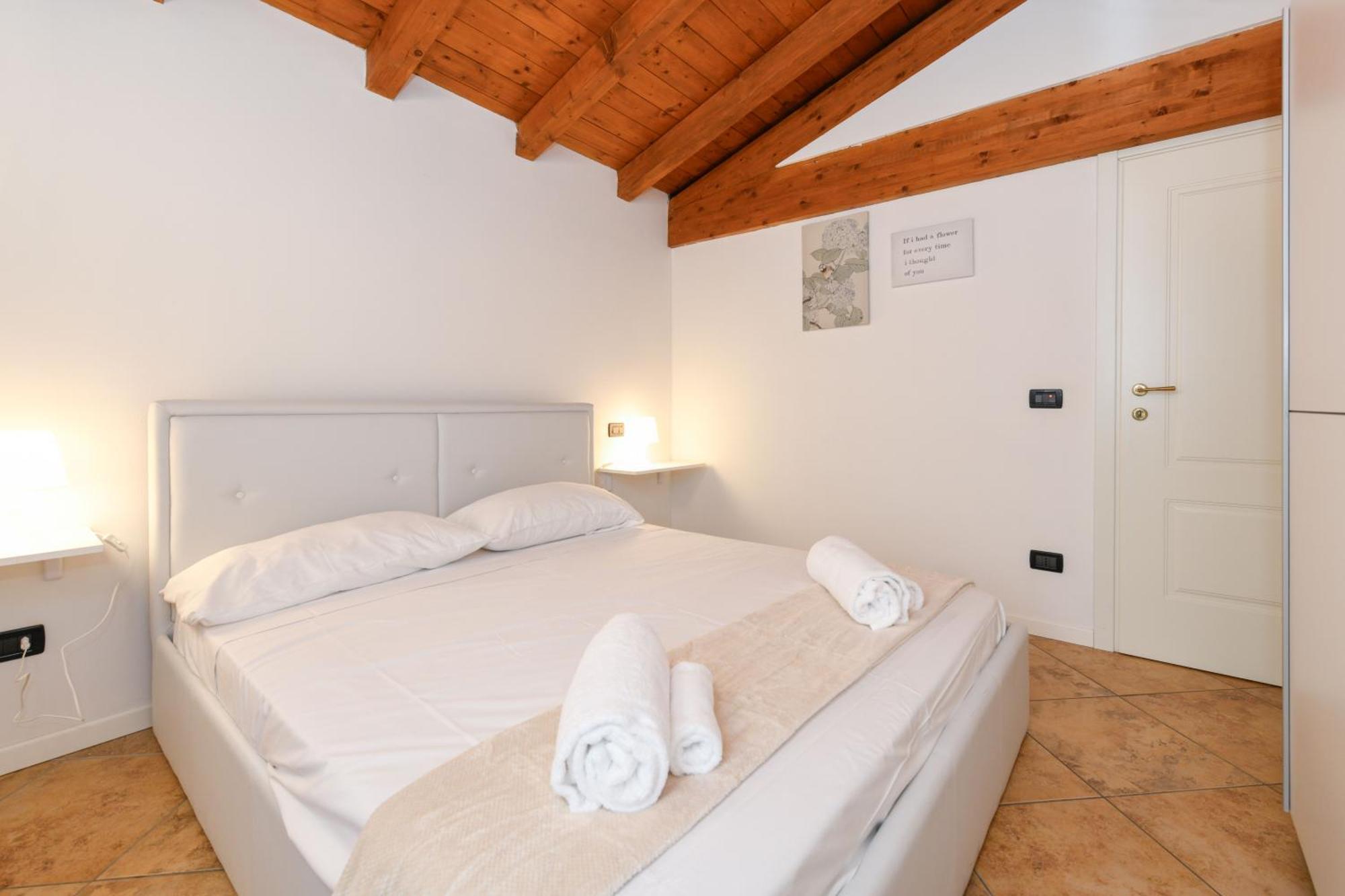 Wendy Apartment- Twobedroom & Pool & Parkprivatefree & Sports デセンツァーノ・デル・ガルダ エクステリア 写真