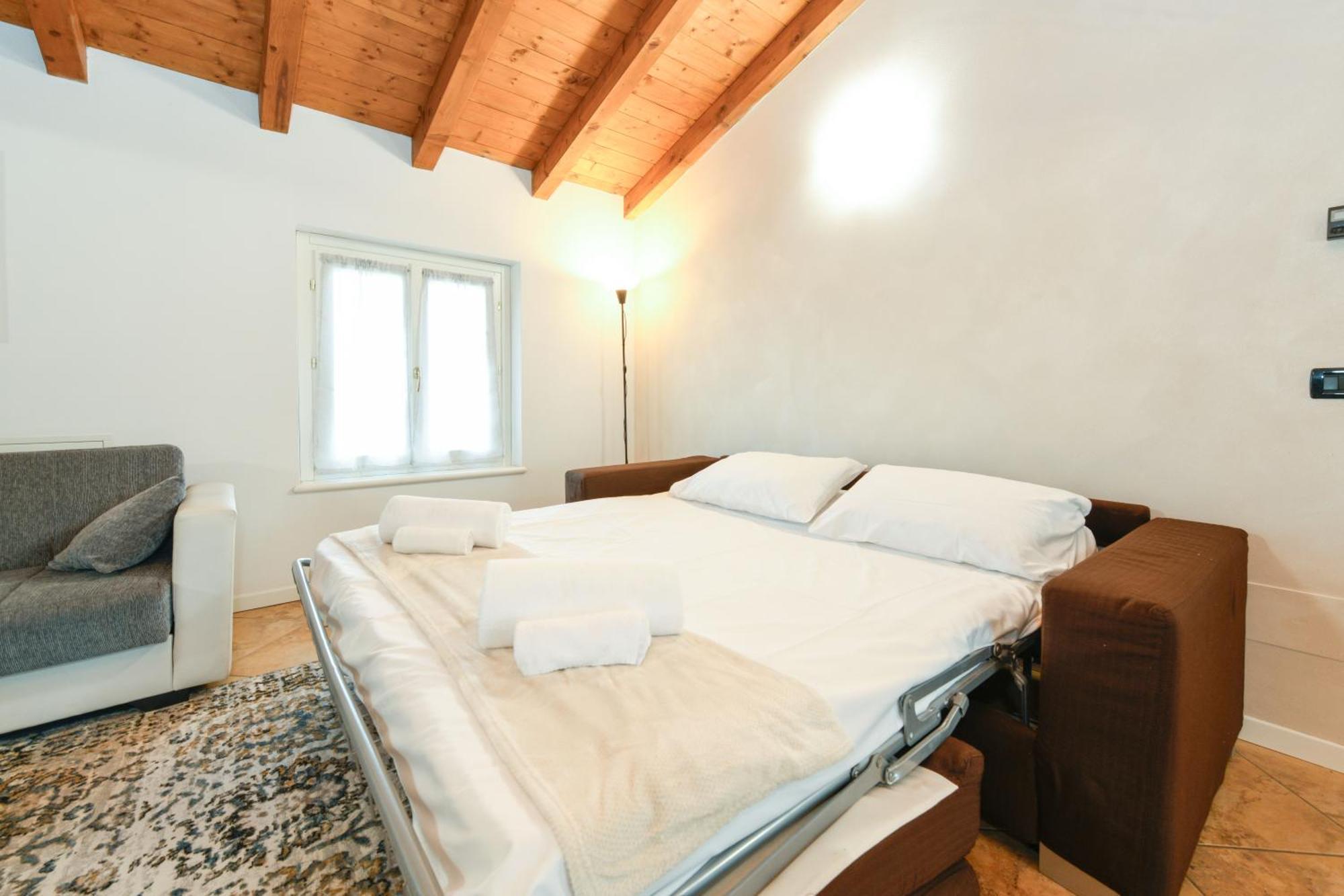 Wendy Apartment- Twobedroom & Pool & Parkprivatefree & Sports デセンツァーノ・デル・ガルダ エクステリア 写真