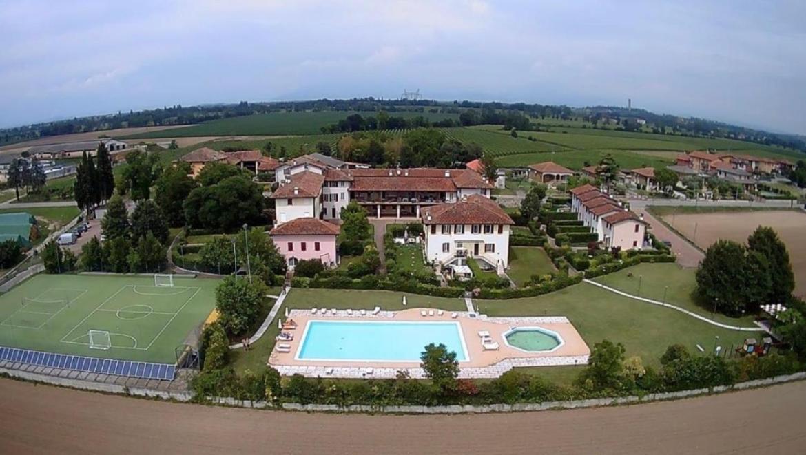Wendy Apartment- Twobedroom & Pool & Parkprivatefree & Sports デセンツァーノ・デル・ガルダ エクステリア 写真